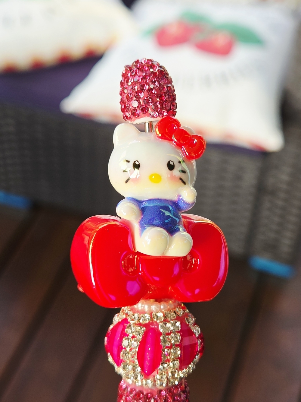 Hello Kitty Pink Rhinestone Bling Pen - Picture 8 of 8